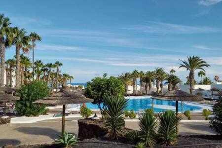 Fantastico Apartamento Con Terraza Y Vistas Al Mar Costa Teguise Kültér fotó